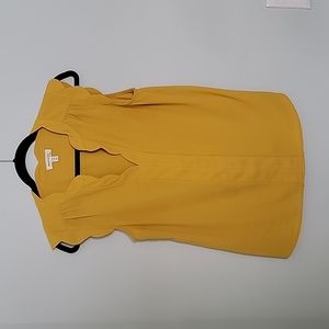 Monteau scalloped yellow top